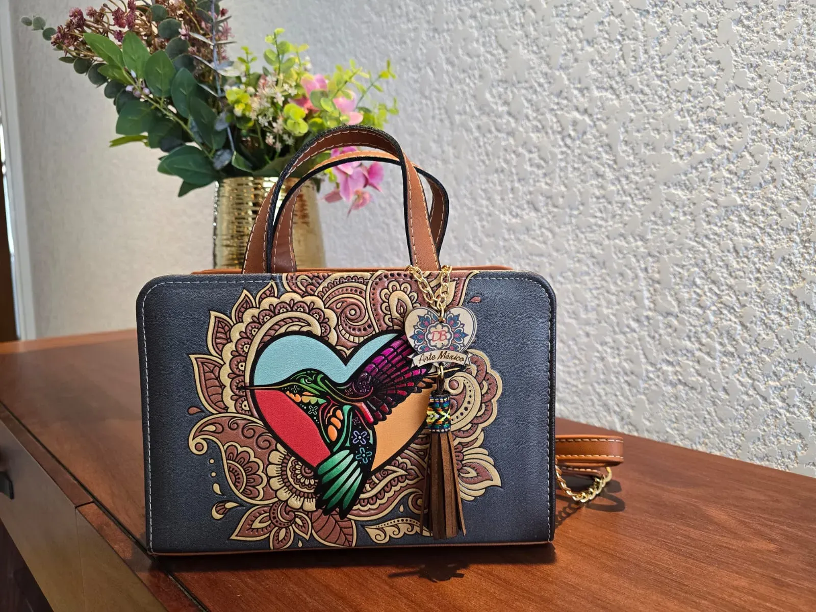 Mexia — Bolsa de piel con diseño colibrí — Hecho a mano en México — ideal para uso diario