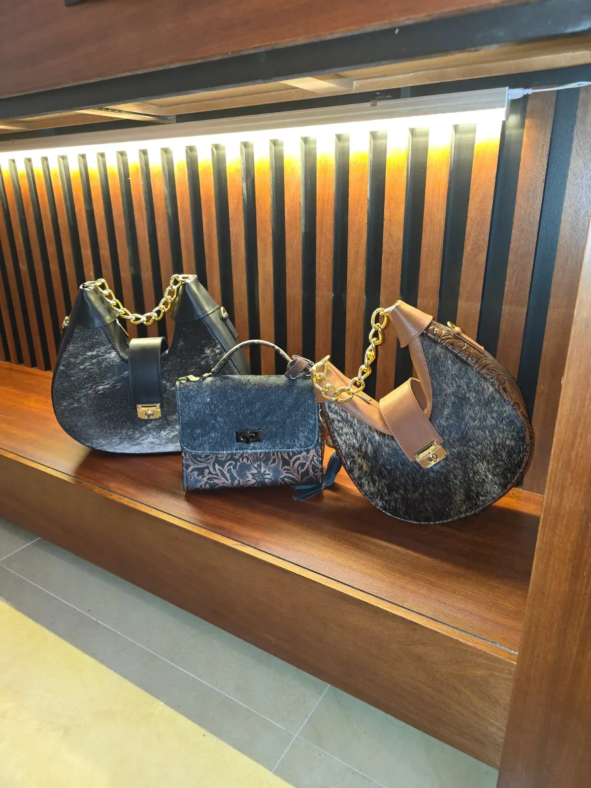 Mexia — Bolsa de piel premium — Hecho a mano en México — ideal para uso diario